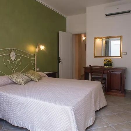 Corte Dell' Immacolata Frühstückspension Taviano (Lecce)